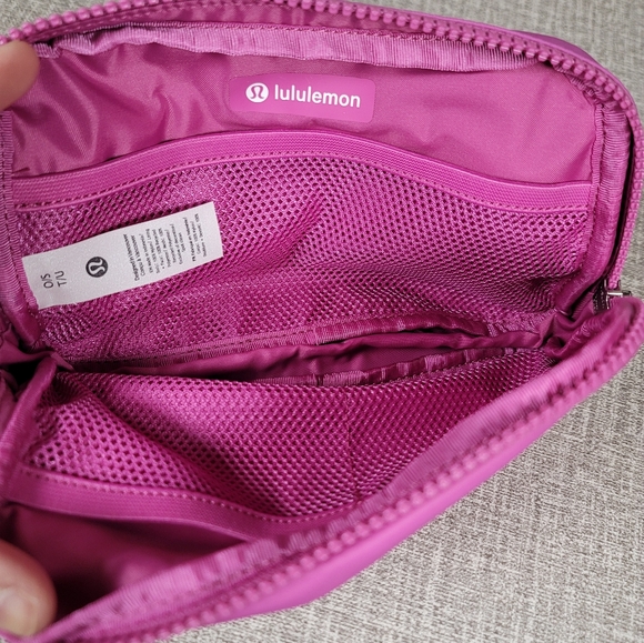NWT RARE Lululemon Everywhere Belt Bag 1L Crossbody Pow Pink Tone Pak Purse - Picture 8 of 8